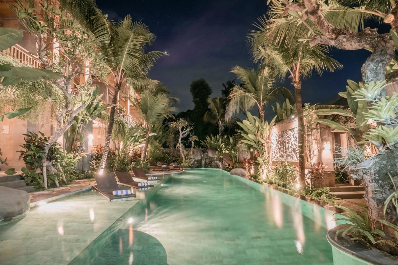 Weda Cita Resort And Spa By Mahaputra Ubud Exterior foto The pool at the hotel