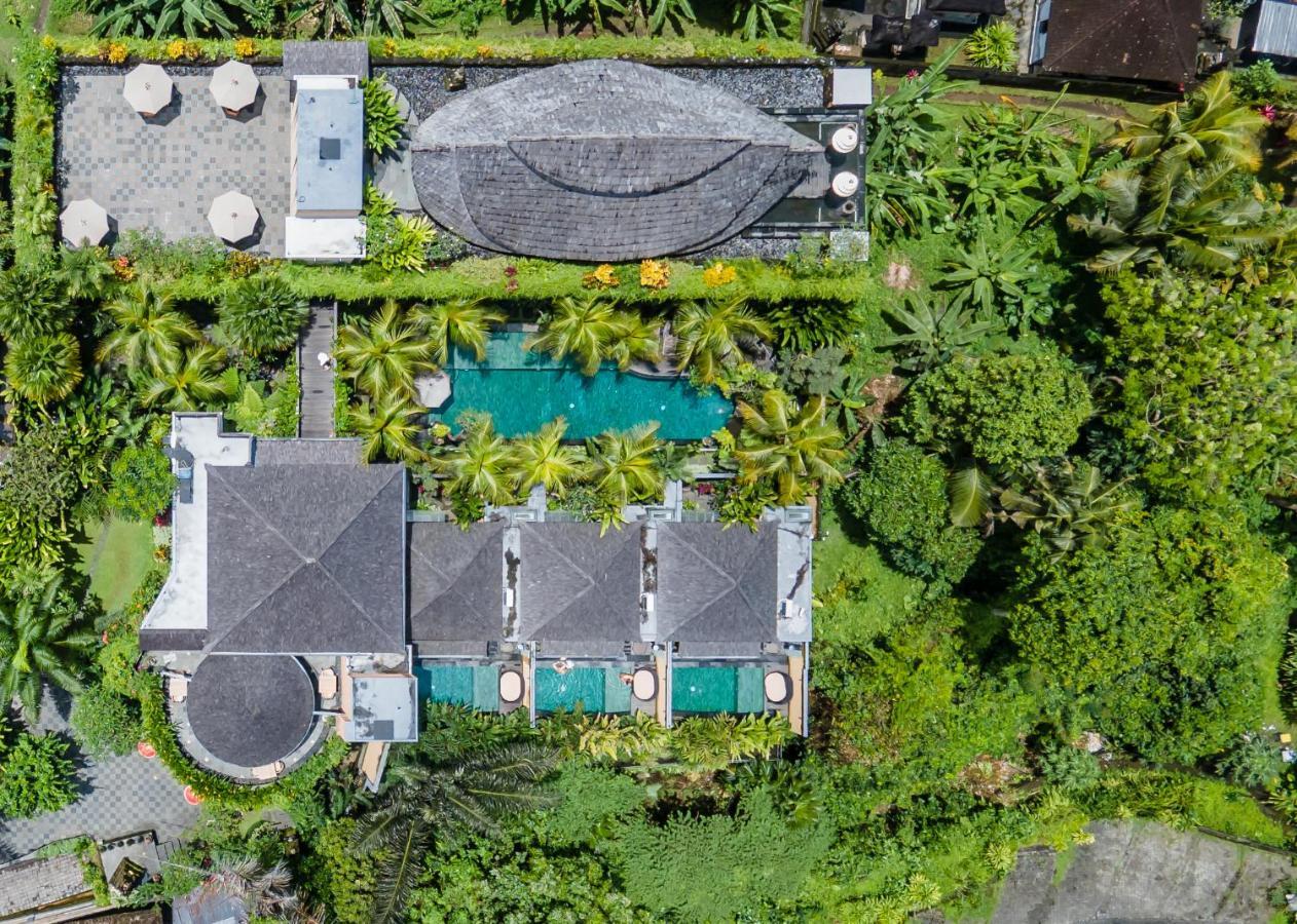 Weda Cita Resort And Spa By Mahaputra Ubud Exterior foto Aerial view of the villa